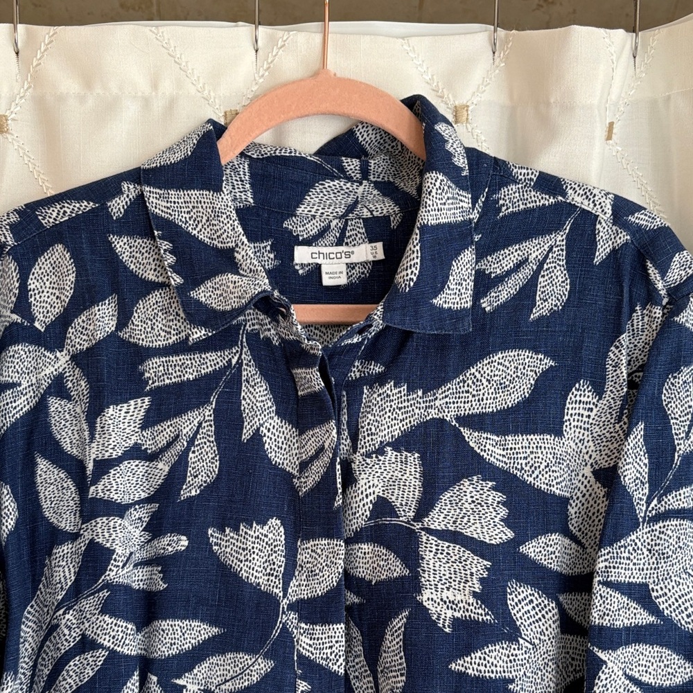 Chico's Navy and White Leaf-Print Short-Sleeve shirt dress with pockets - Picture 3 of 6
